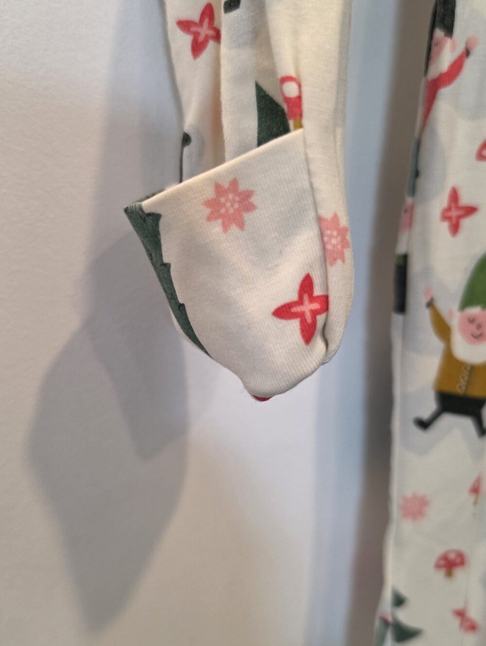 Magnetic Me Modal Magnetic Footed Baby Pajama Sleeper Newborn Gnome for Holidays - Picture 4 of 5
